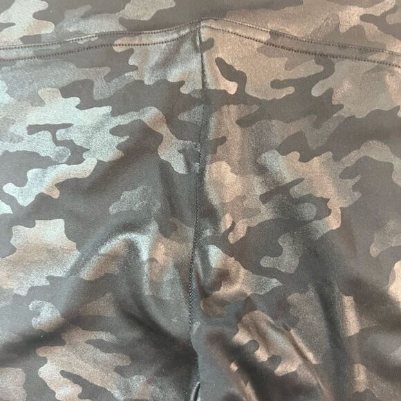 SPANX faux leather Camo leggings black / grey medium Petite - Picture 5 of 6